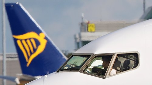Britský Úřad pro letectví poslal Ryanair k soudu, neboť odmítá odškodnit cestující za zpoždění